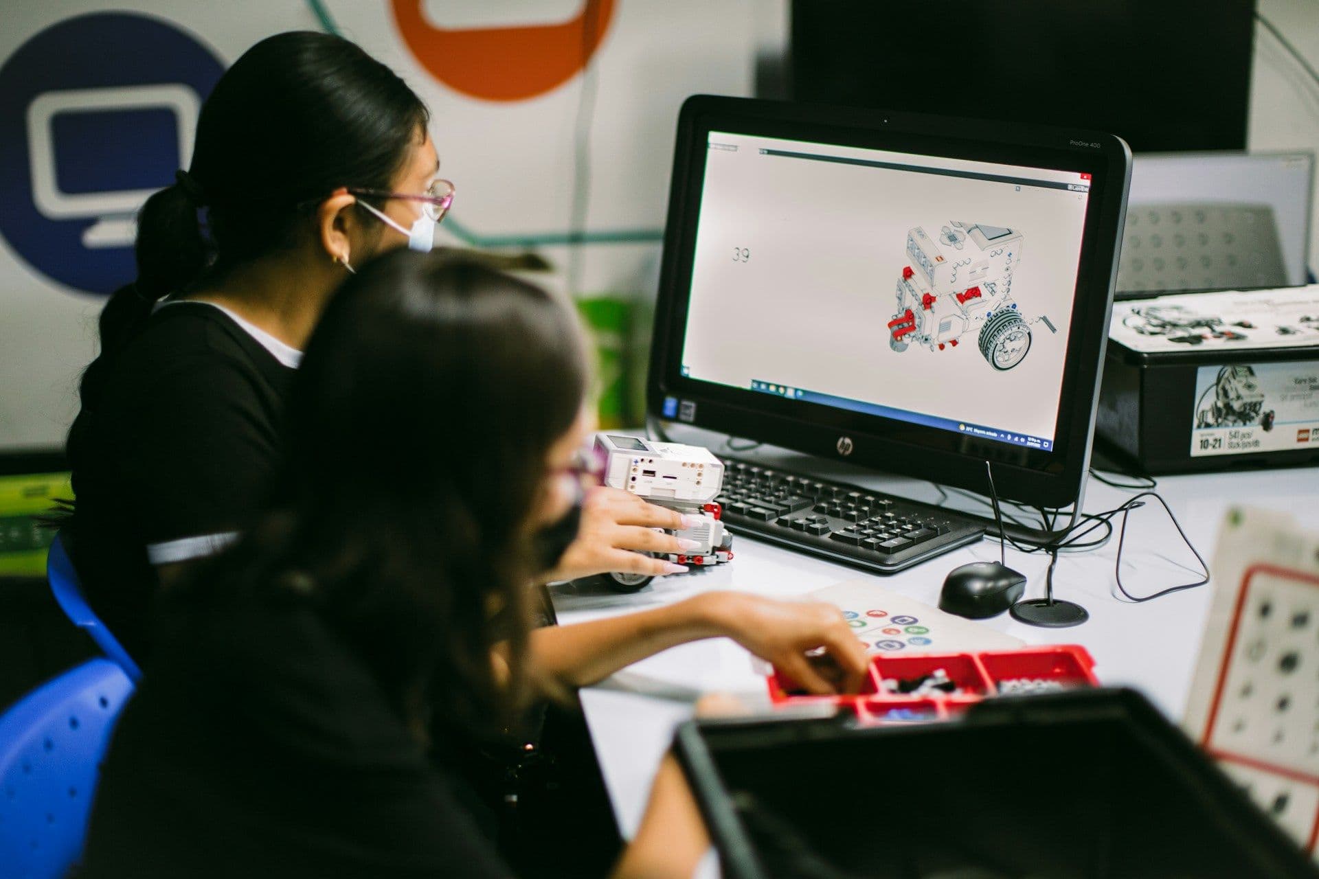 How AI Can Improve STEM Learning